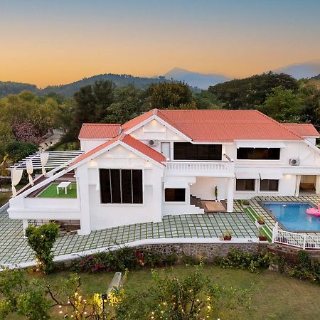 Ekostay Luxe - Casa Noah - Paddle Court & Sunset Point Лонавала Екстериор снимка