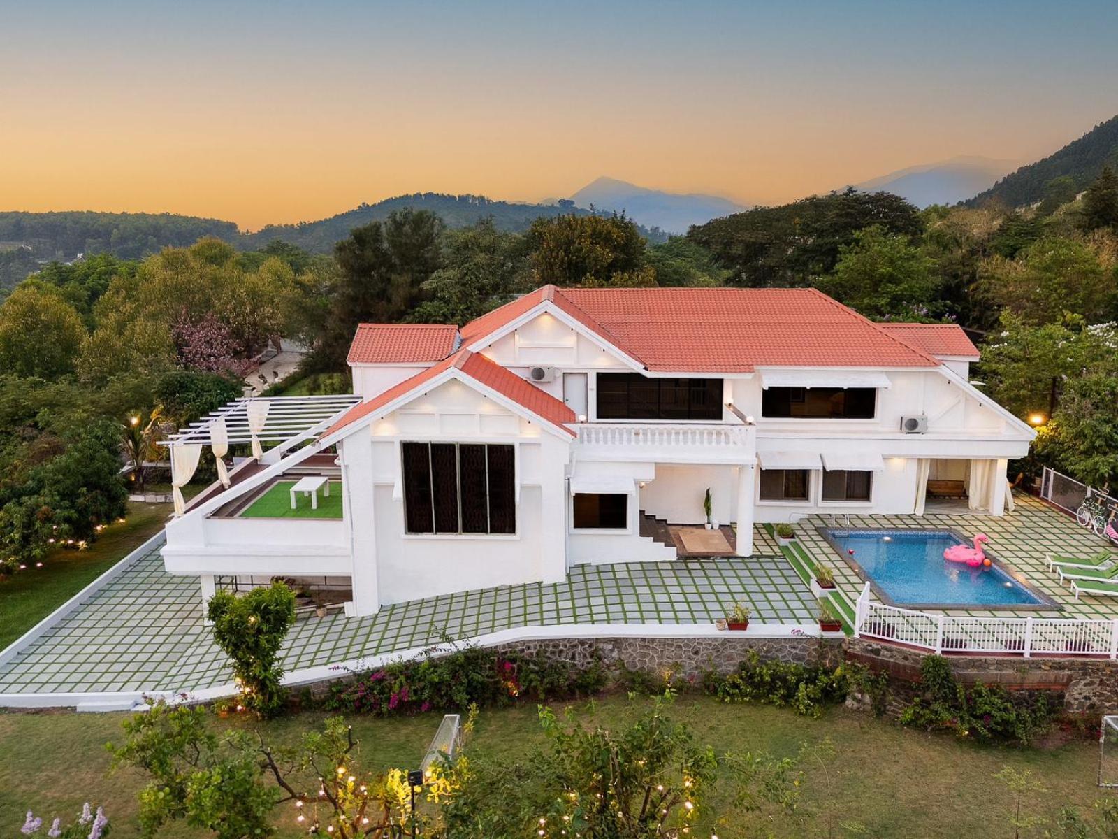 Ekostay Luxe - Casa Noah - Paddle Court & Sunset Point Лонавала Екстериор снимка